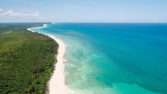 Long white sand beach in Freeport Bahamas