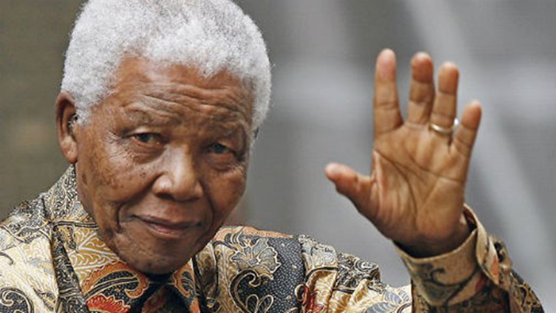 Mandela's Daughter Says Icon Still Fighting From His Deathbed