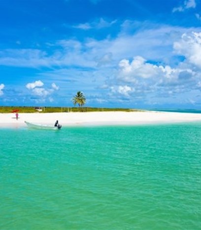 Wide shot of Barbuda beach | The Antigua and Barbuda Tourism Authority