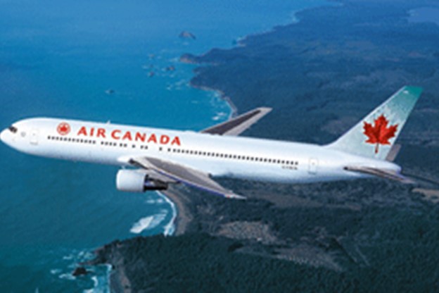 Air Canada plane in flight 