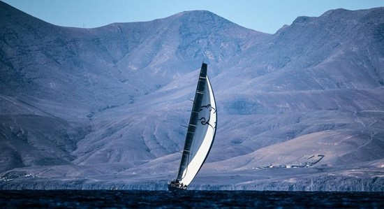 Farr 100 Leopard 3 at the start in Lanzarote
