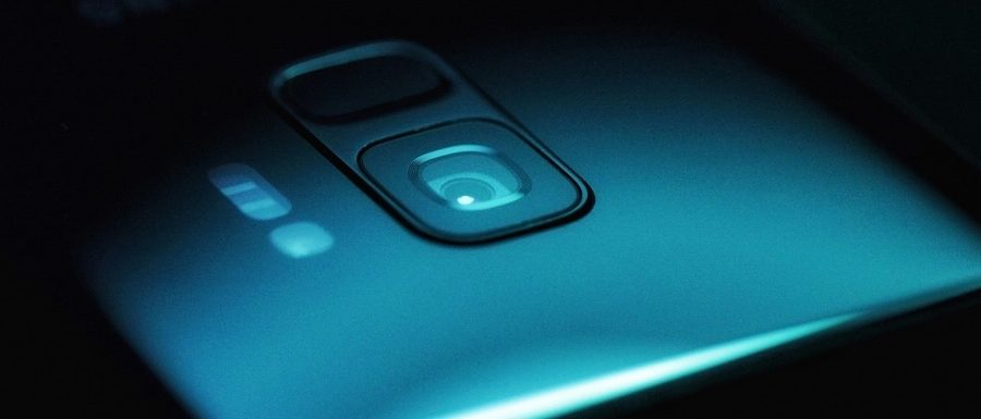 Tech giants Samsung and Apple have been competing for the title of the world`s largest smartphone vendor for almost fifteen years.